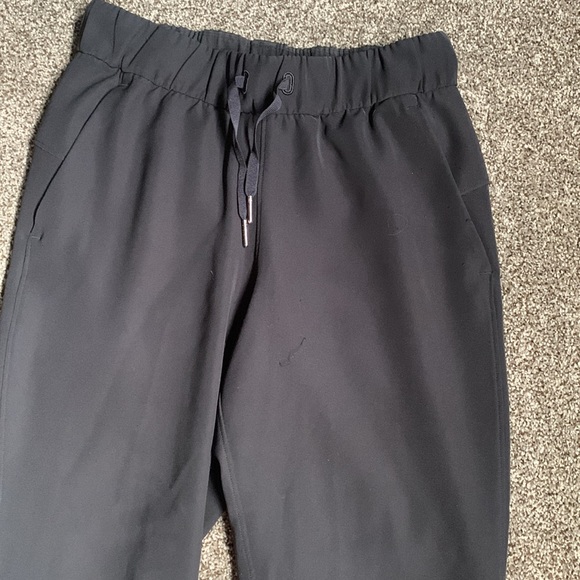 lululemon black joggers - Picture 3 of 4